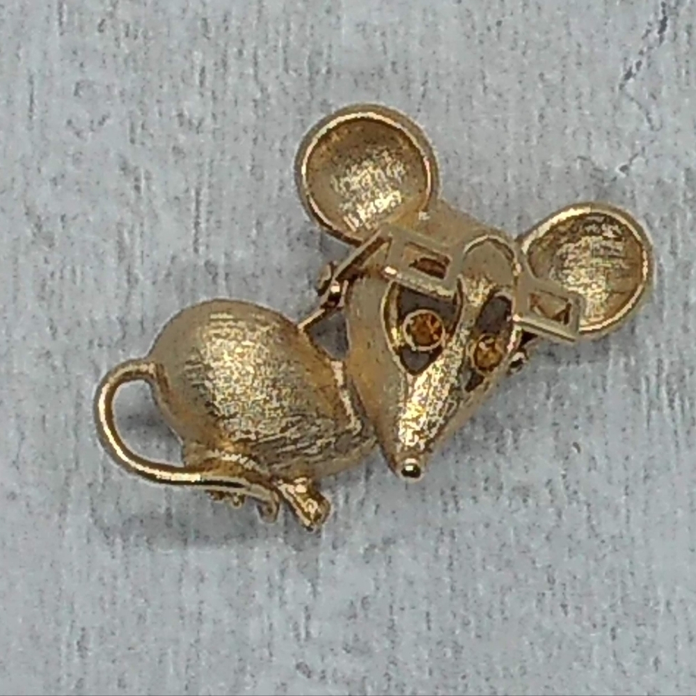 70's Vintage Avon Mouse Pin Brooch Articulated Glasses Gold Tone Rhinestone Eyes - Picture 3 of 10